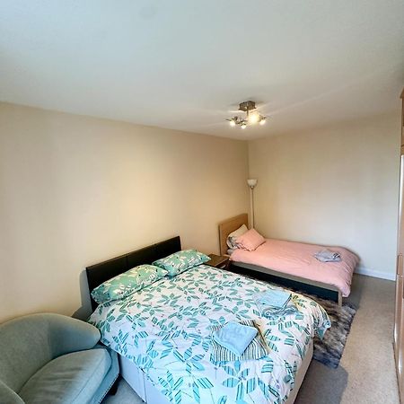 2 Bed Flat - Short Walk From Brent Cross Station Apartment Hendon Exterior foto
