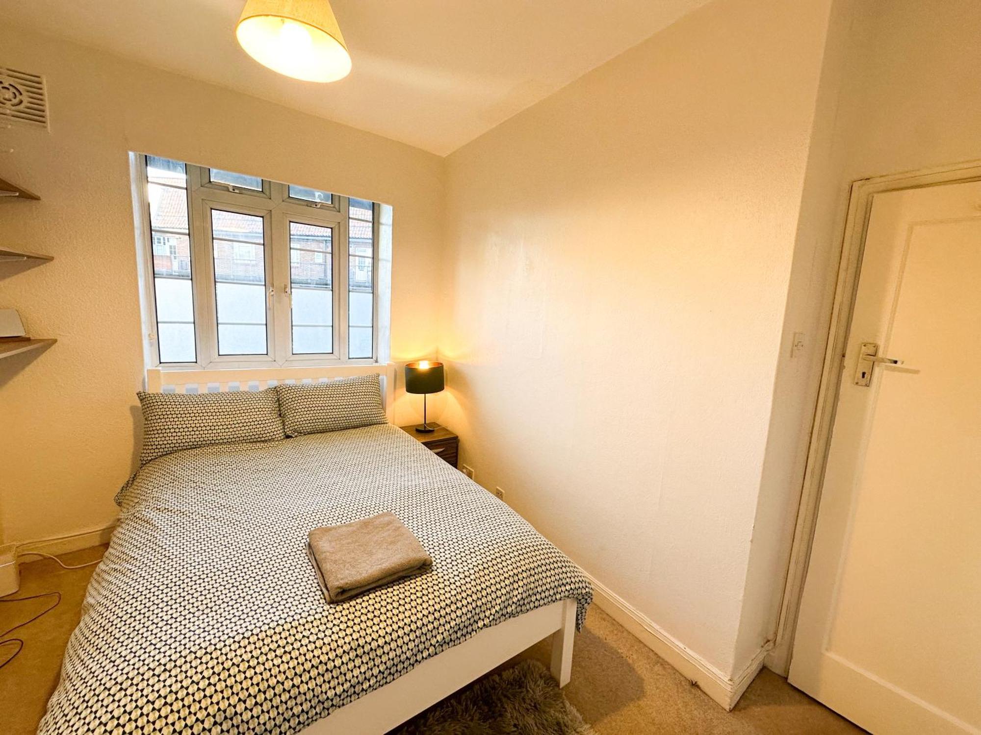 2 Bed Flat - Short Walk From Brent Cross Station Apartment Hendon Exterior foto